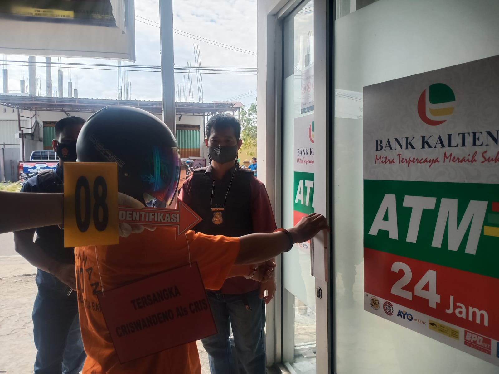 Peragakan 15 Adegan Rekontruksi, Pembobol ATM Berbekal Palu dan Obeng